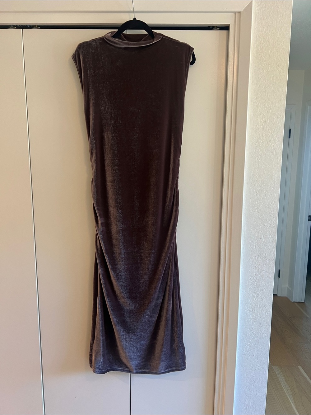 Sleeveless Velvet Midi Dress - Purple